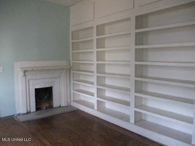 129 Brooks Street Lake, MS 39092 - Photo 10 of 11 Library with fp