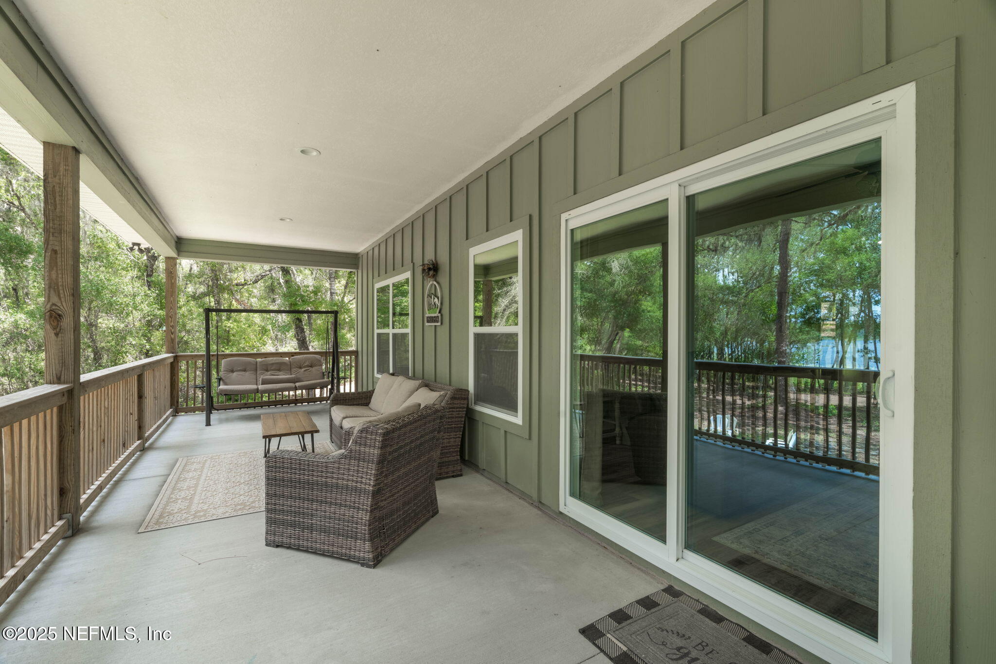 1540 Baden Powell Road Hawthorne, FL 32640 - Photo 30 of 48 Covered back porch