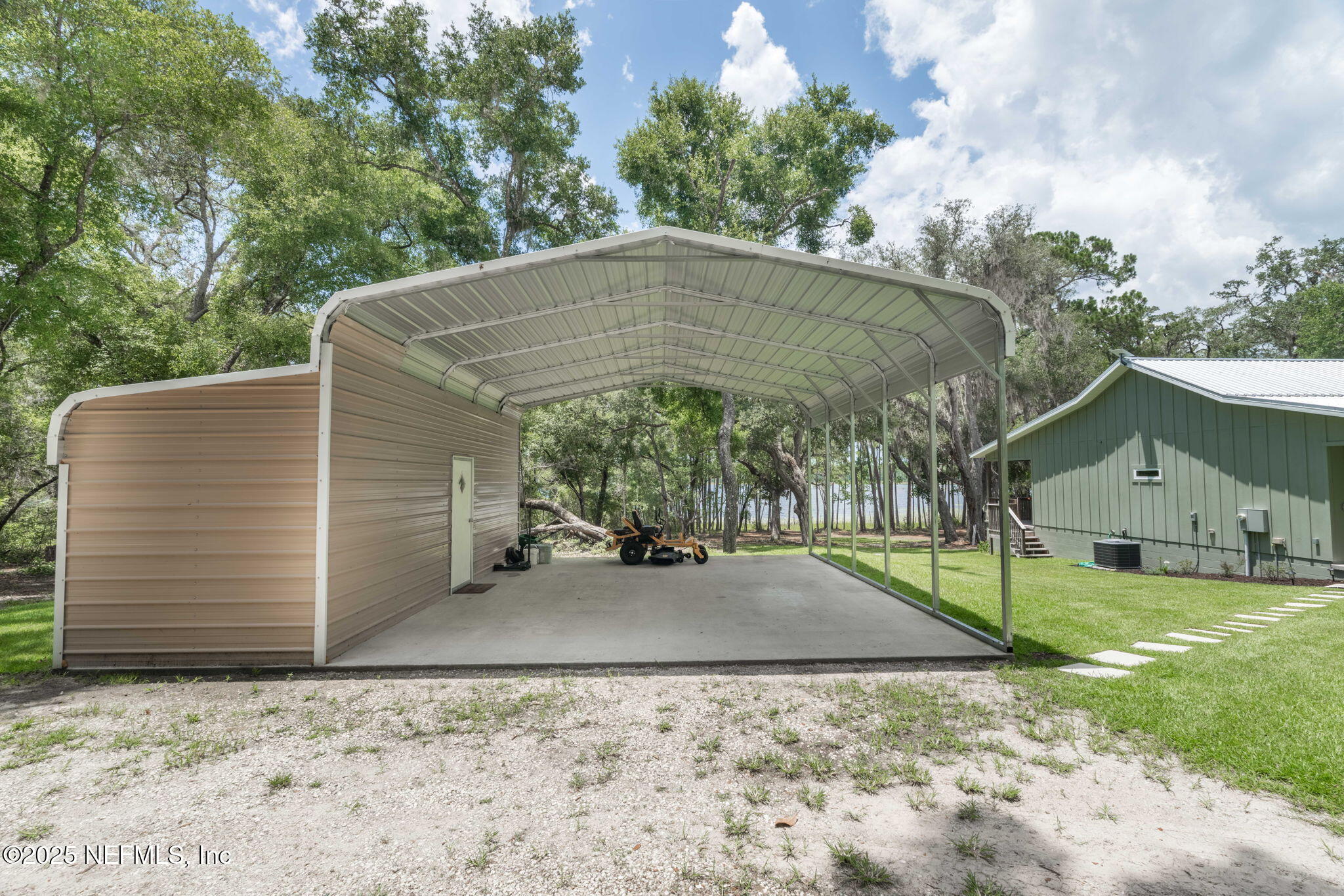 1540 Baden Powell Road Hawthorne, FL 32640 - Photo 39 of 48 Carport with storage
