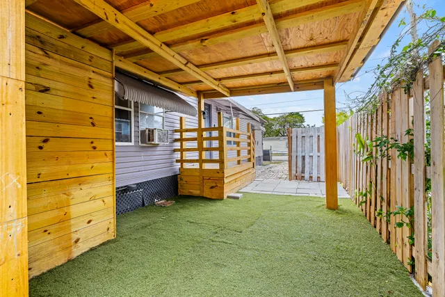 $280,000 | 10592 Southwest Sandalfoot Boulevard, Boca Raton, FL 33428