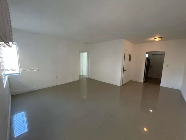 $1,700 | 8321 Crespi Boulevard, Unit 4, Miami Beach, FL 33141