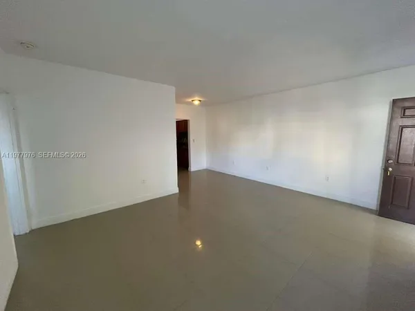 $1,700 | 8321 Crespi Boulevard, Unit 4, Miami Beach, FL 33141