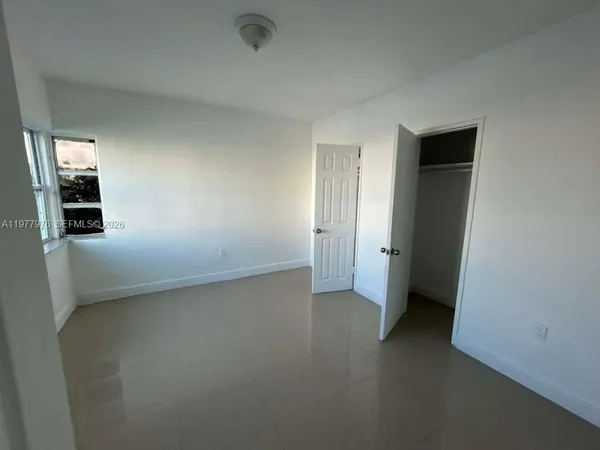 $1,700 | 8321 Crespi Boulevard, Unit 4, Miami Beach, FL 33141