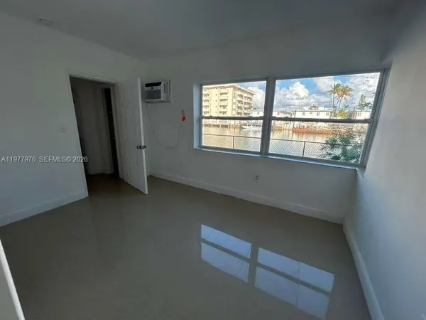 $1,700 | 8321 Crespi Boulevard, Unit 4, Miami Beach, FL 33141