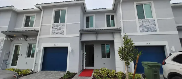 $2,600 | 689 Southeast 13th St Circle, Homestead, FL 33034