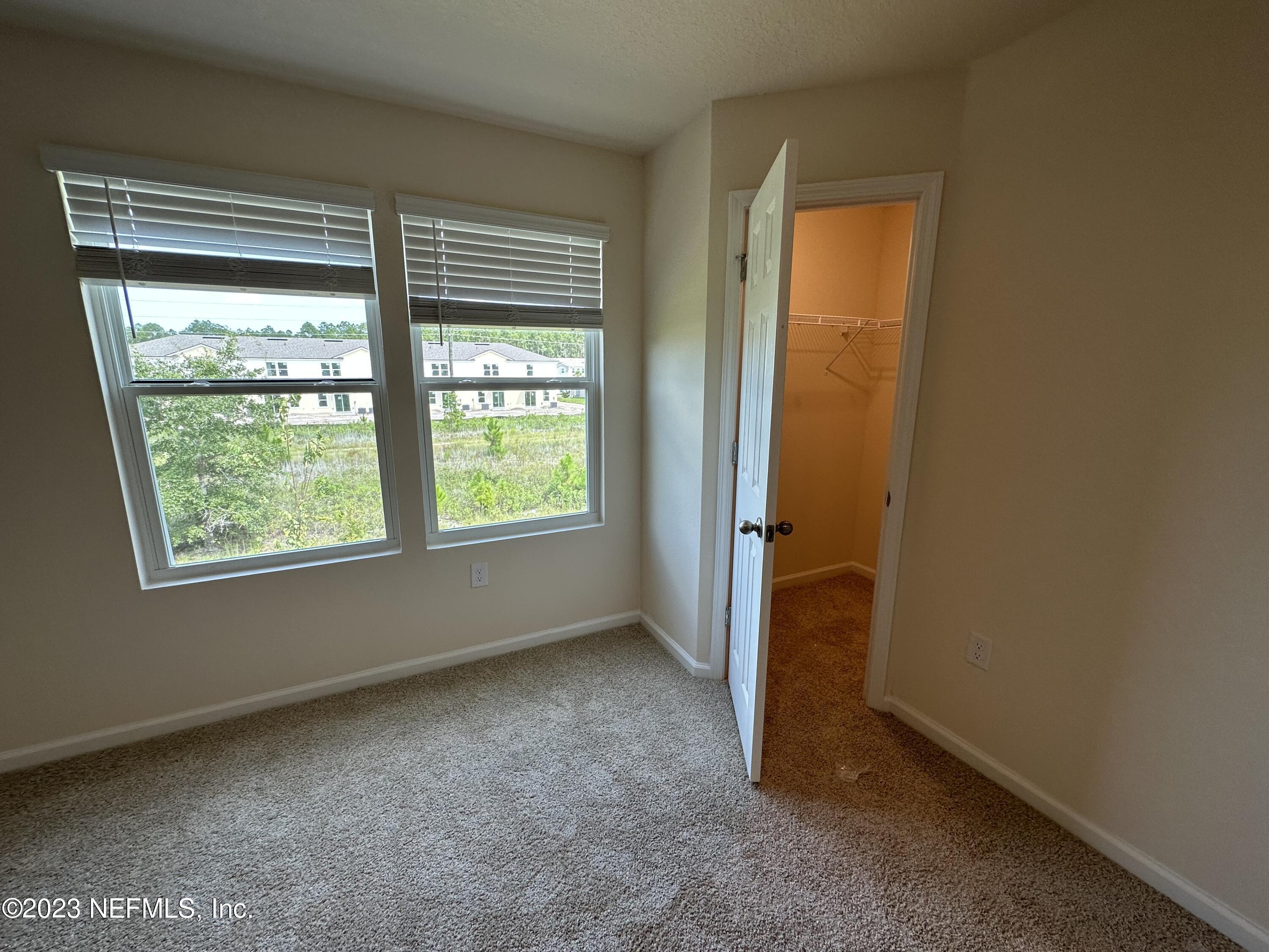 110 Java Lane St. Augustine, FL 32092 - Photo 11 of 23 I ROOM 1 WITH WALKING CL