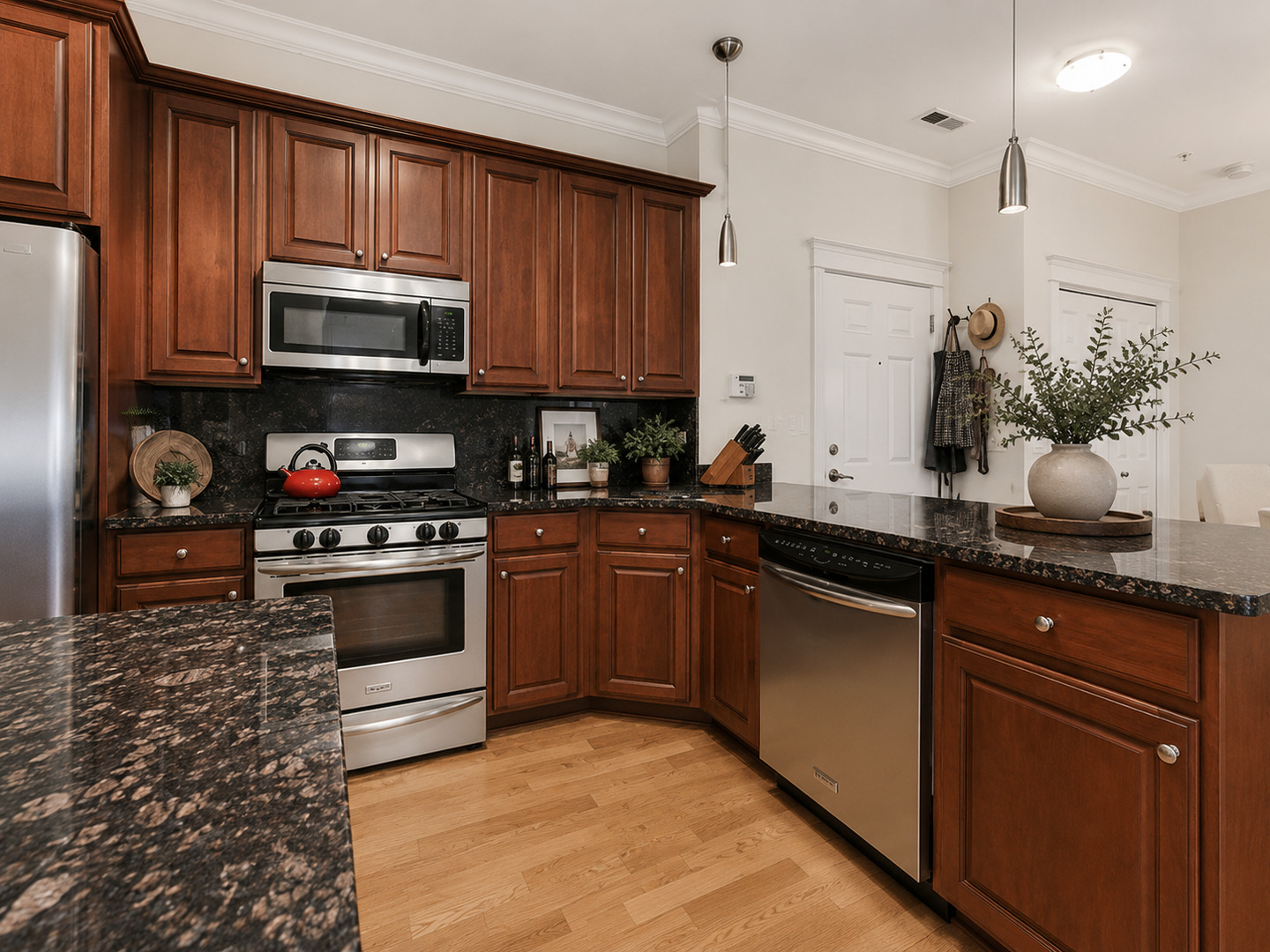 1453 West Irving Park Road, Unit 304 Chicago, IL 60613 - Photo 7 of 16