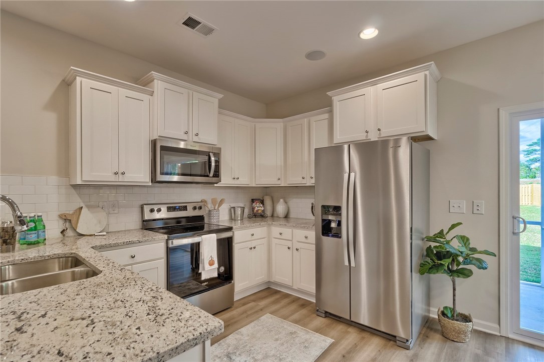 222 Samuel Street Pendleton, SC 29670 - Photo 8 of 44