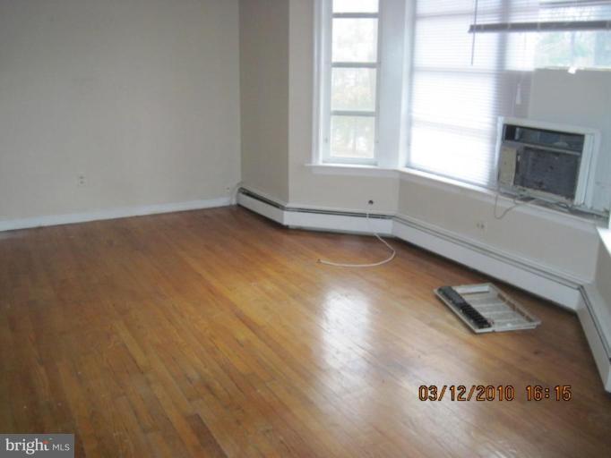 8717 Briarcroft Lane Laurel, MD 20708 - Photo 2 of 7 Living Room
