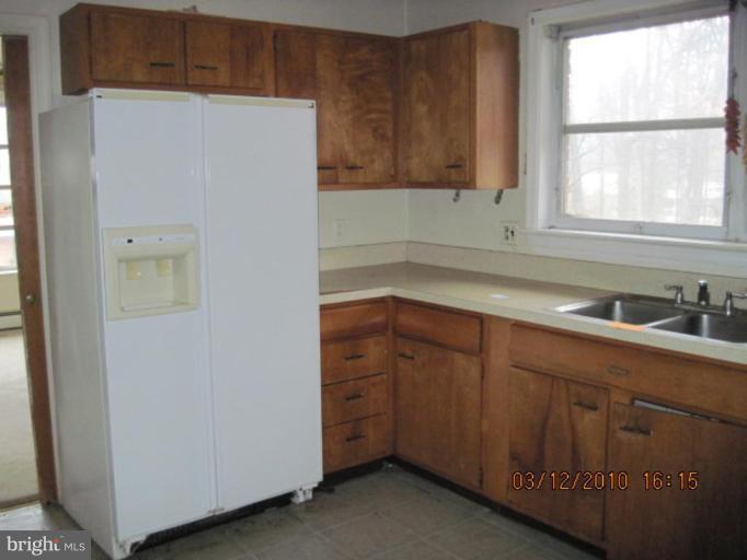 8717 Briarcroft Lane Laurel, MD 20708 - Photo 5 of 7 Kitchen #2