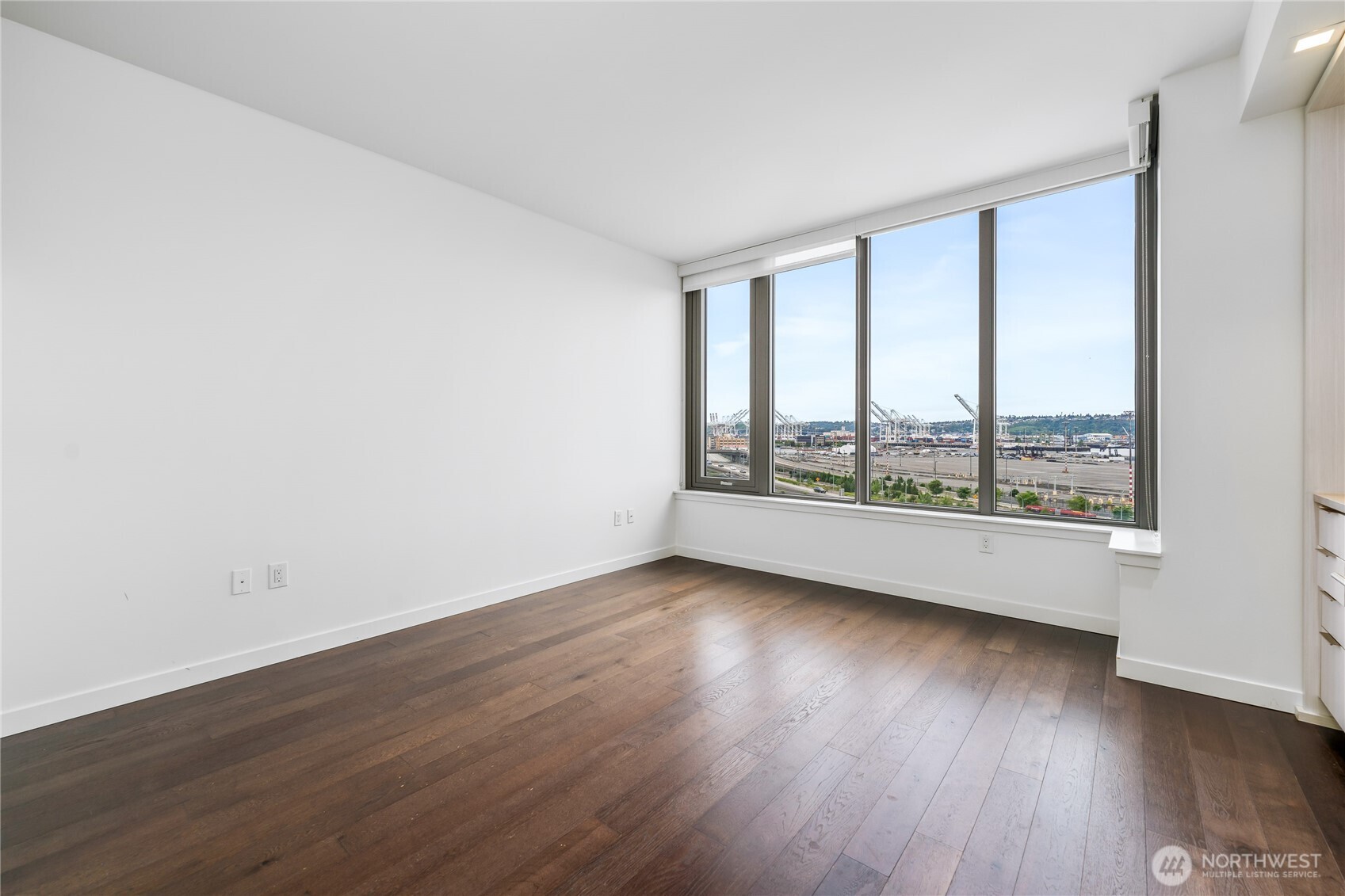 590 1st Avenue South, Unit 902 Seattle, WA 98104 - Photo 7 of 29