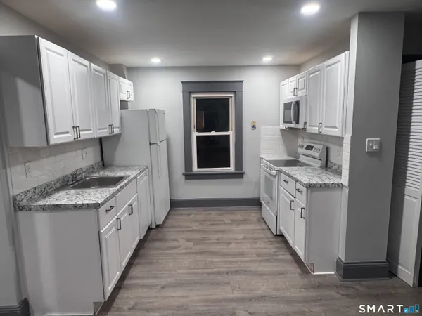 $3,500 | 95 New Canaan Avenue, Unit 2, Norwalk, CT 06850