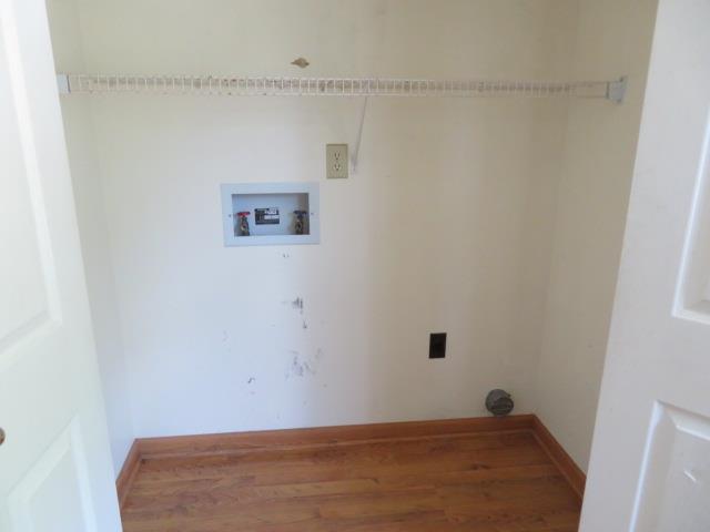 823 Hadley Road Clarksville, TN 37042 - Photo 7 of 14 a view of room with hardwood floor