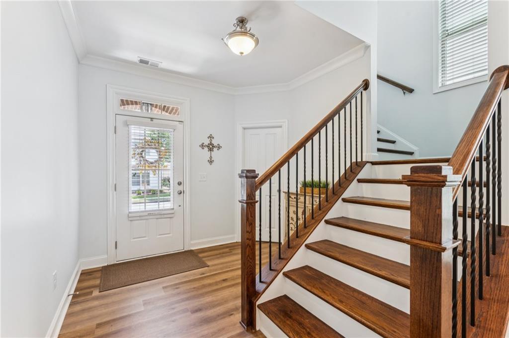 7330 Winthrop Road Alpharetta, GA 30005 - Photo 4 of 44