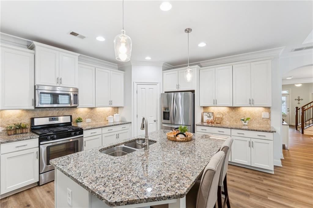 7330 Winthrop Road Alpharetta, GA 30005 - Photo 9 of 44