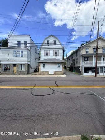 $1,300 | 26 East Carey Street, Unit 4, Wilkes Barre, PA 18705