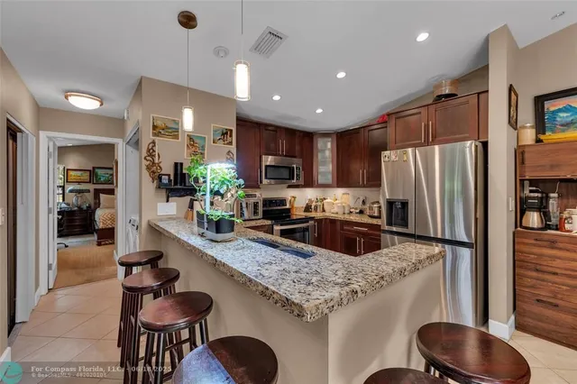 $333,333 | 3074 South Oakland Forest Drive, Unit 702, Oakland Park, FL 33309