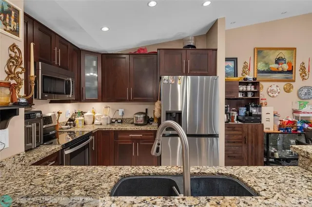 $333,333 | 3074 South Oakland Forest Drive, Unit 702, Oakland Park, FL 33309