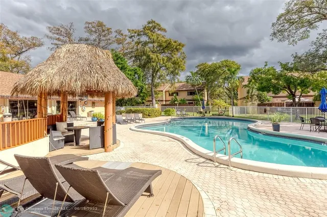 $333,333 | 3074 South Oakland Forest Drive, Unit 702, Oakland Park, FL 33309