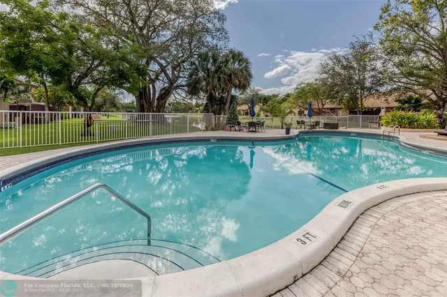 $333,333 | 3074 South Oakland Forest Drive, Unit 702, Oakland Park, FL 33309