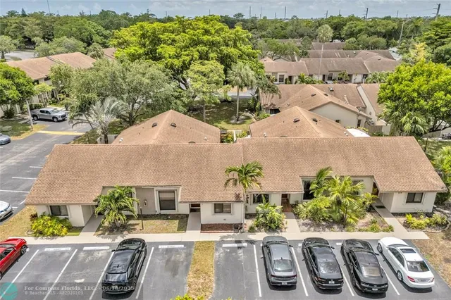 $333,333 | 3074 South Oakland Forest Drive, Unit 702, Oakland Park, FL 33309