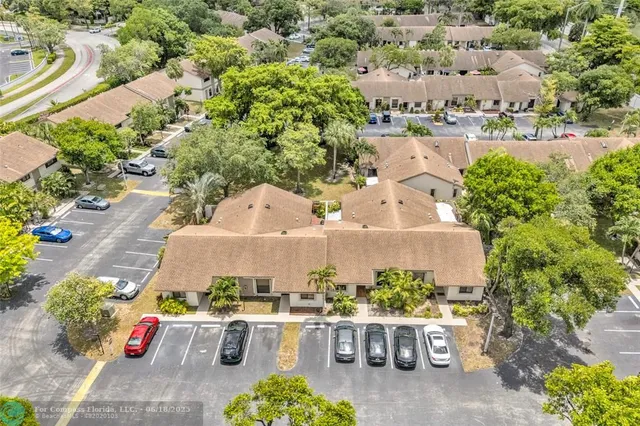$333,333 | 3074 South Oakland Forest Drive, Unit 702, Oakland Park, FL 33309