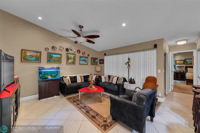 $333,333 | 3074 South Oakland Forest Drive, Unit 702, Oakland Park, FL 33309