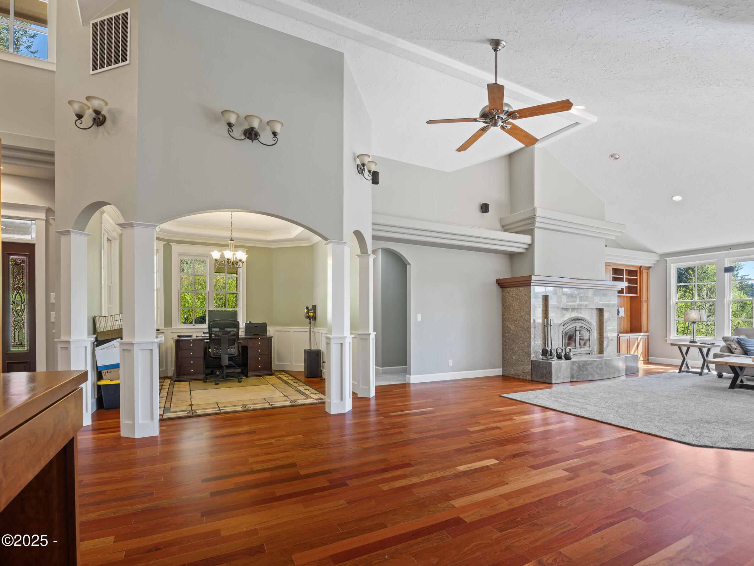 245 Olalla Road Toledo, OR 97391 - Photo 13 of 47 Living Area/ Office
