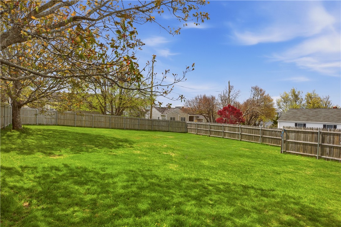 2 Stimpson Street Middletown, RI 02842 - Photo 16 of 28