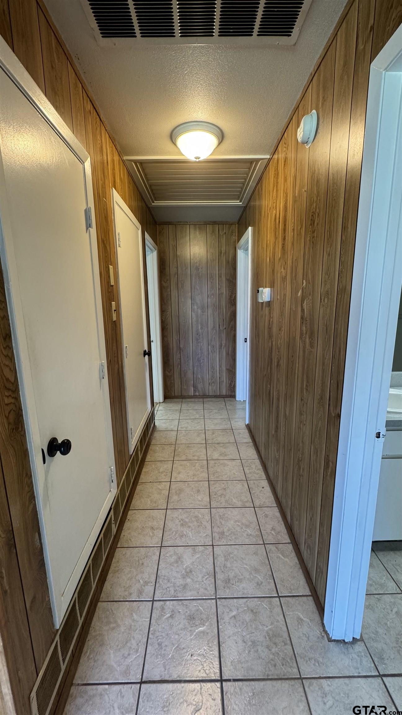 4584 Sunrise Drive Chandler, TX 75758 - Photo 8 of 28 a view of a entryway