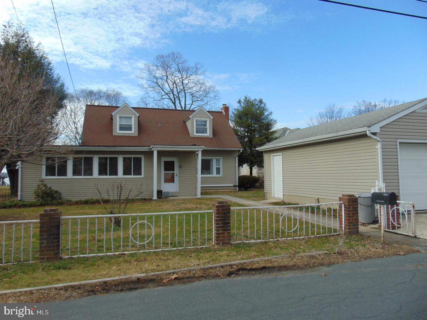 4 BR~2 Full Bath CCD~Gorgeous Waterfront
