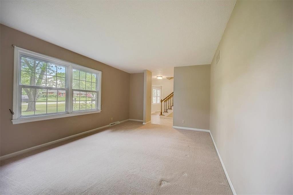 6127 Wexford Road Indianapolis, IN 46220 - Photo 11 of 39