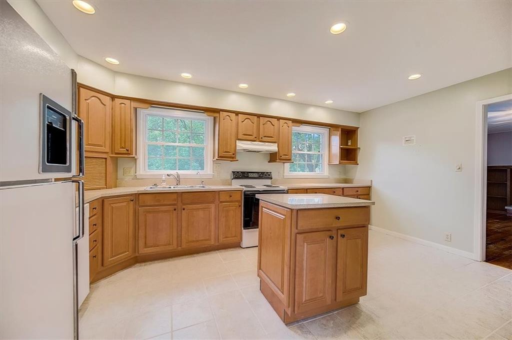 6127 Wexford Road Indianapolis, IN 46220 - Photo 14 of 39