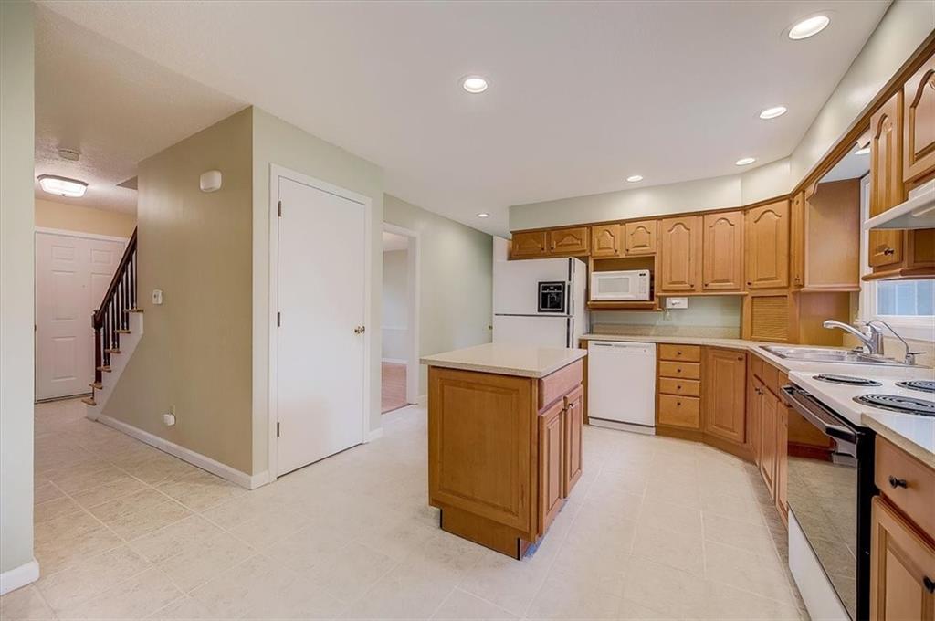 6127 Wexford Road Indianapolis, IN 46220 - Photo 16 of 39