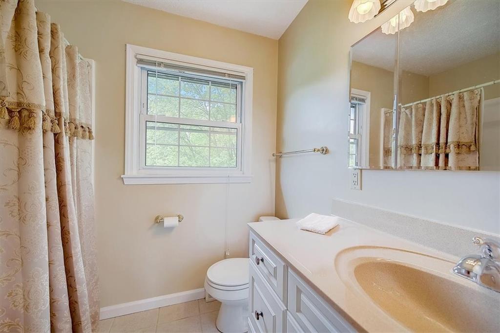 6127 Wexford Road Indianapolis, IN 46220 - Photo 22 of 39