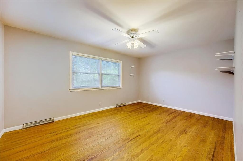 6127 Wexford Road Indianapolis, IN 46220 - Photo 24 of 39