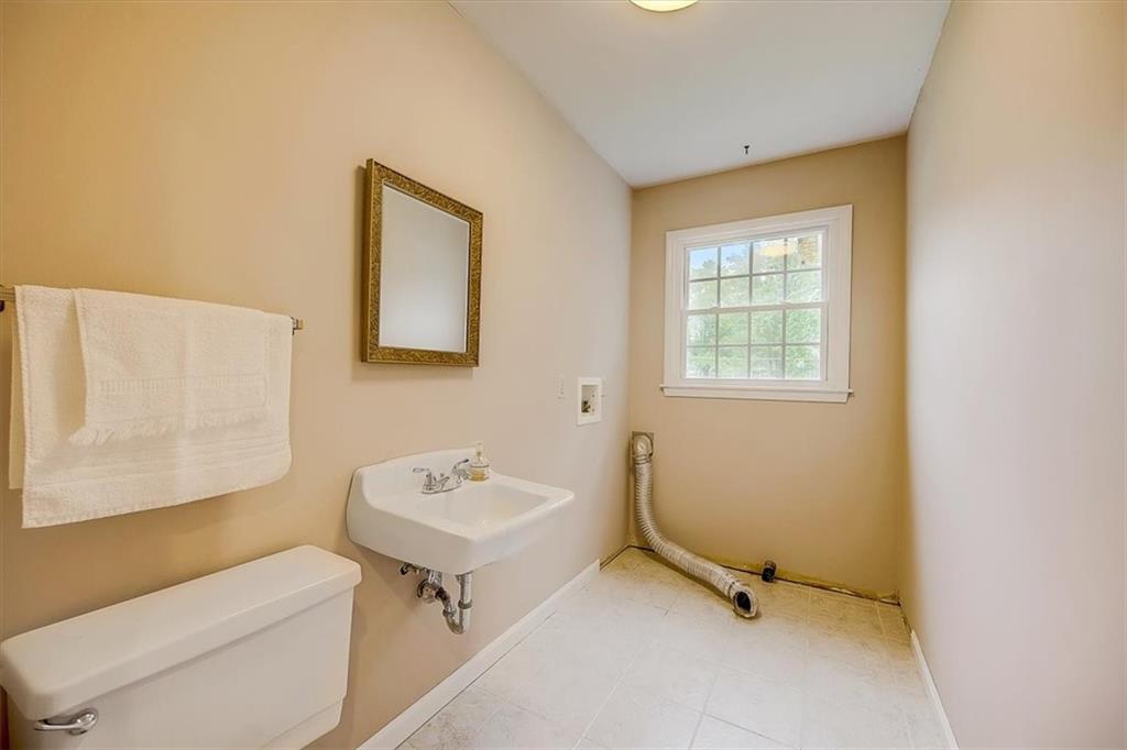 6127 Wexford Road Indianapolis, IN 46220 - Photo 30 of 39