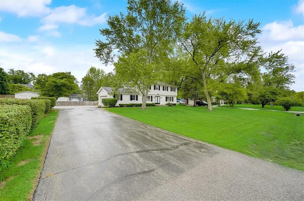 6127 Wexford Road Indianapolis, IN 46220 - Photo 5 of 39