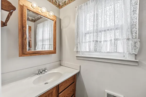 $319,900 | 9027 West V Avenue, Schoolcraft, MI 49087
