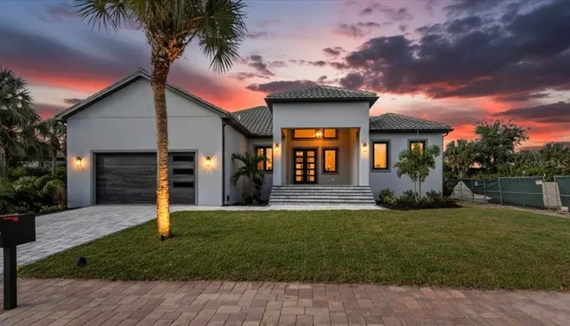 $1,848,890 | 4980 Top Sail Drive, Nokomis, FL 34275