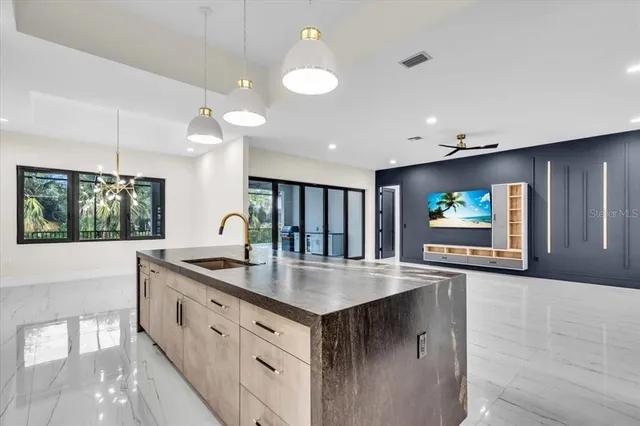 $1,848,890 | 4980 Top Sail Drive, Nokomis, FL 34275