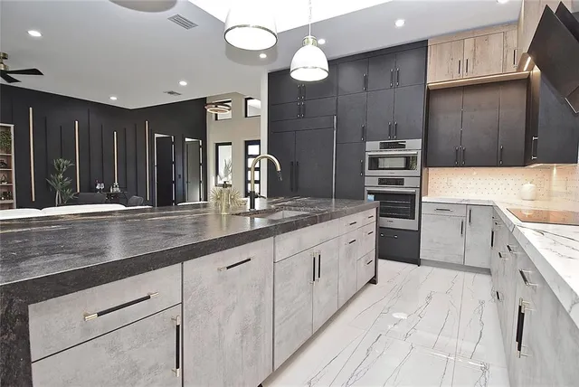 $1,699,900 | 4980 Top Sail Drive, Nokomis, FL 34275