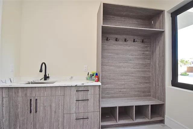 $1,699,900 | 4980 Top Sail Drive, Nokomis, FL 34275