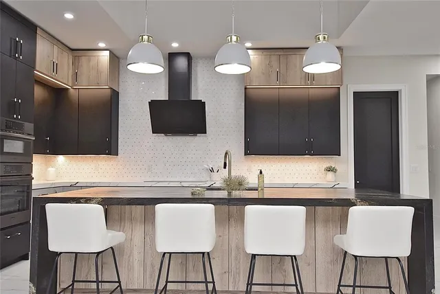 $1,699,900 | 4980 Top Sail Drive, Nokomis, FL 34275