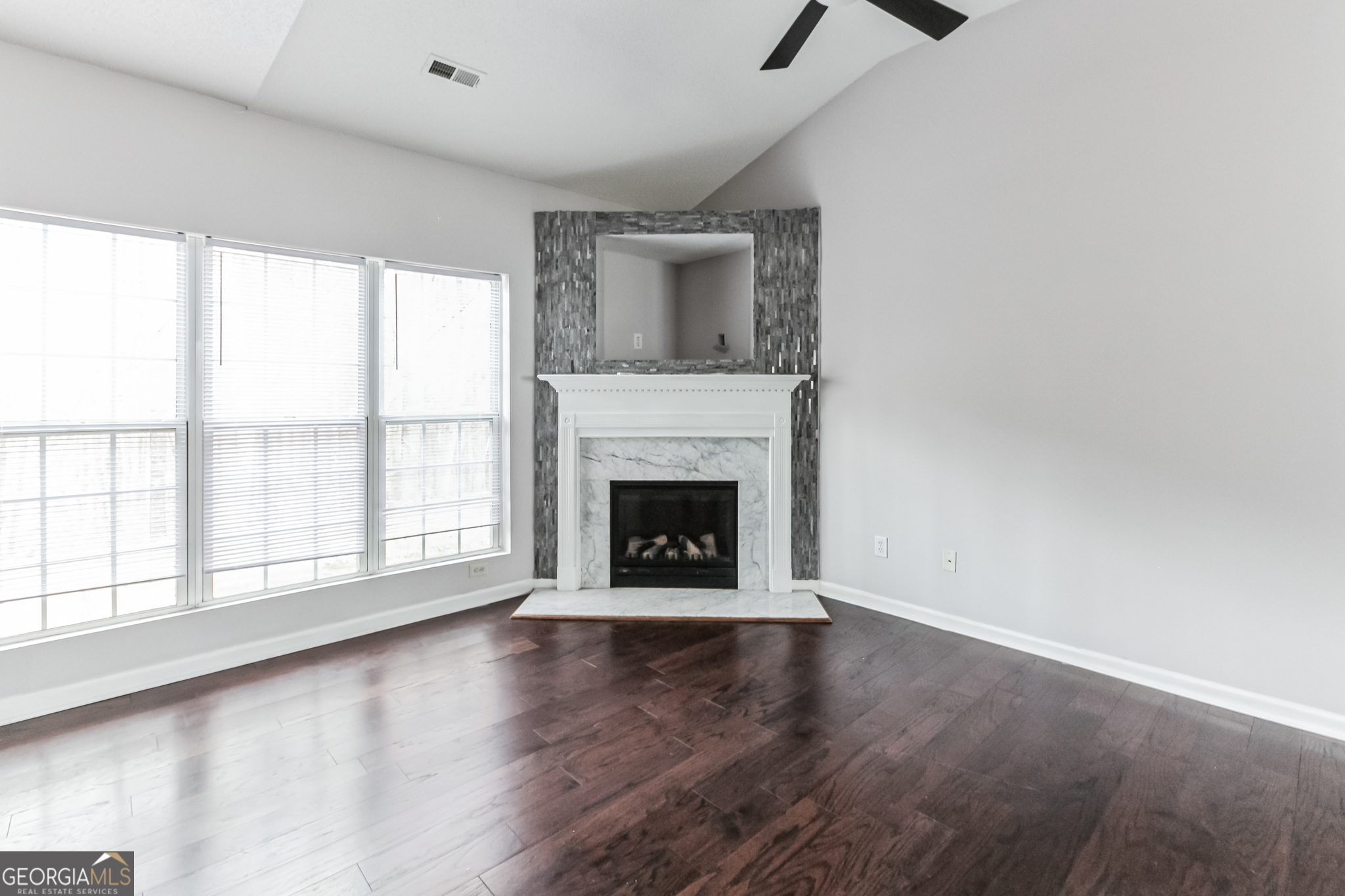 3690 Brookwood Boulevard Rex, GA 30273 - Photo 3 of 15