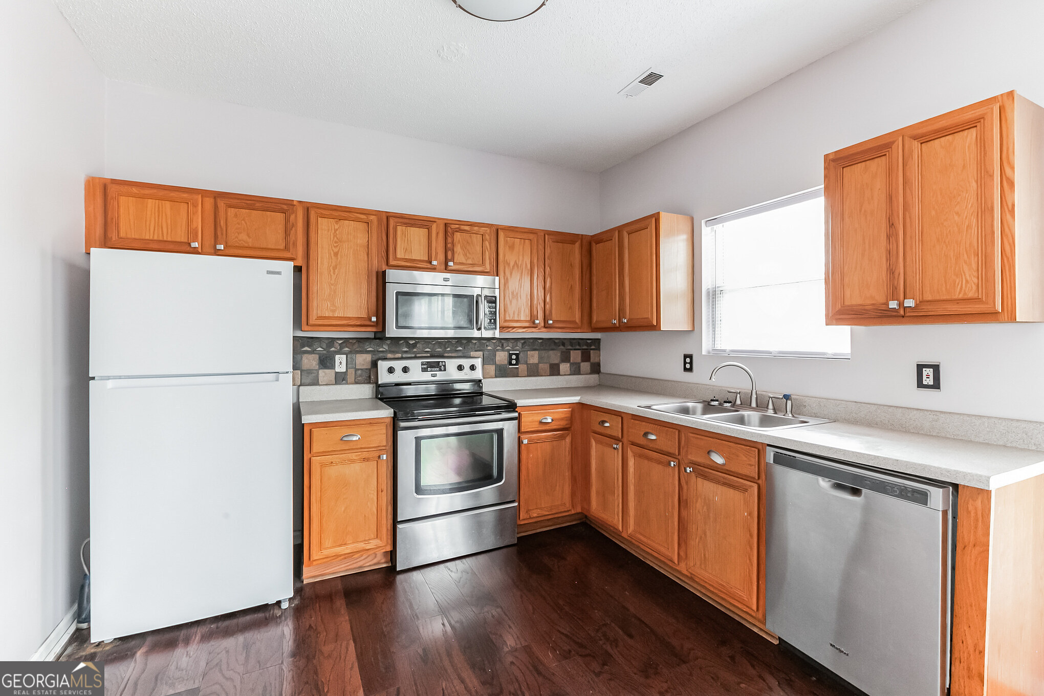 3690 Brookwood Boulevard Rex, GA 30273 - Photo 4 of 15