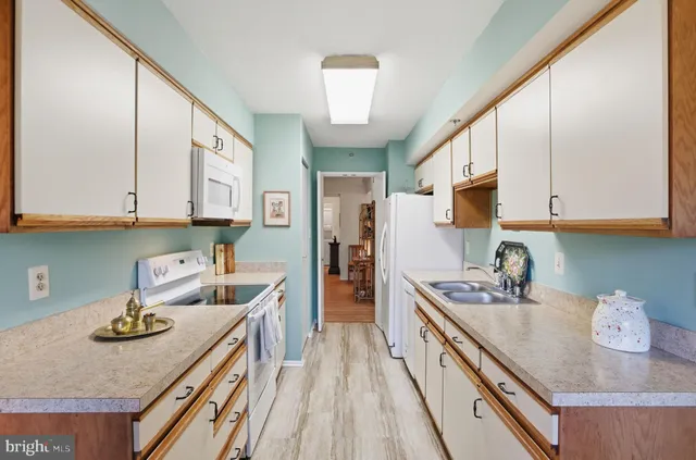 $400,000 | 3330 North Leisure World Boulevard, Unit 5204, Silver Spring, MD 20906