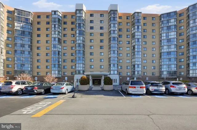$400,000 | 3330 North Leisure World Boulevard, Unit 5204, Silver Spring, MD 20906