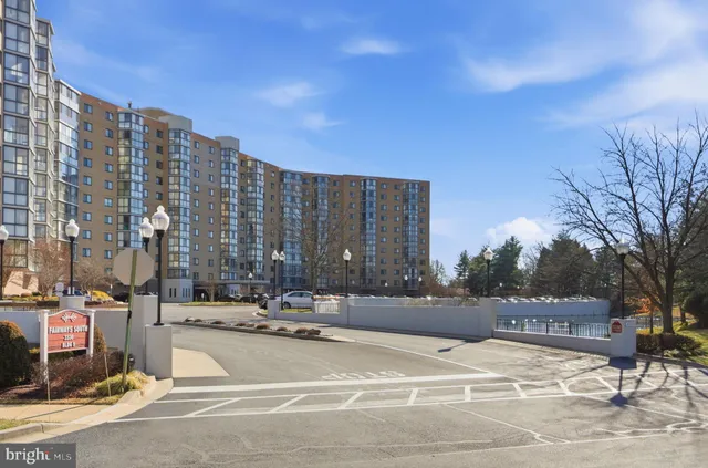 $400,000 | 3330 North Leisure World Boulevard, Unit 5204, Silver Spring, MD 20906