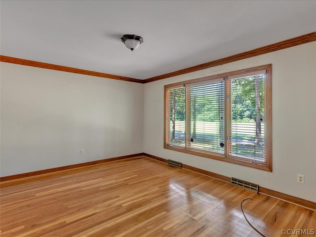 13800 Sterlings Bridge Road Midlothian, VA 23112 - Photo 5 of 31 a view of an empty room with a window